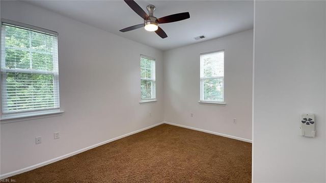 662 Lacy Oak DR, Chesapeake, VA 23320