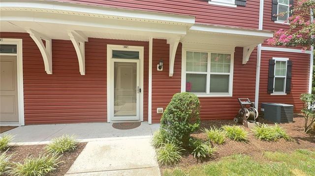 662 Lacy Oak DR, Chesapeake, VA 23320