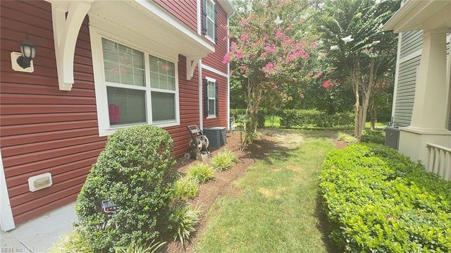 662 Lacy Oak DR, Chesapeake, VA 23320