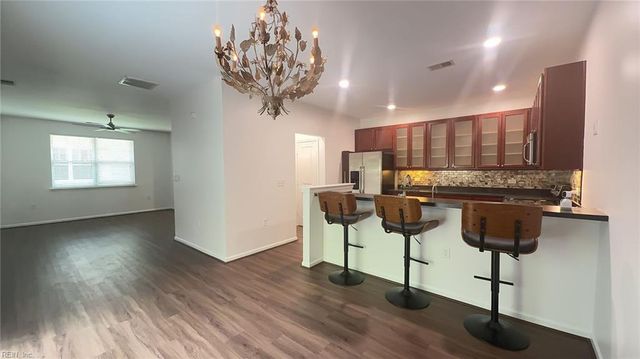 662 Lacy Oak DR, Chesapeake, VA 23320