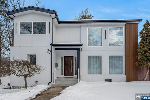 27 Knickerbocker Road, Closter, NJ 07624