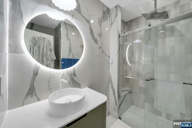 27 Knickerbocker Road, Closter, NJ 07624