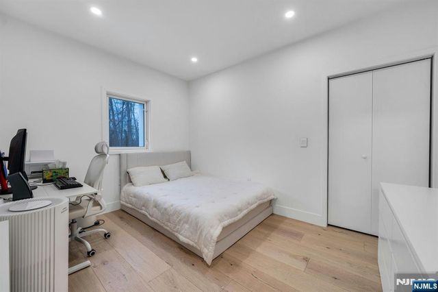 27 Knickerbocker Road, Closter, NJ 07624