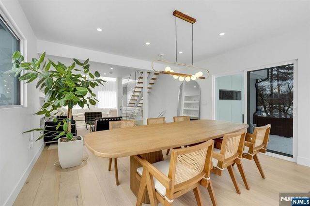 27 Knickerbocker Road, Closter, NJ 07624