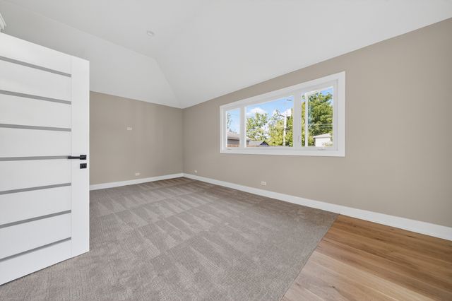 10409 S 82 Avenue, Palos Hills, IL 60465