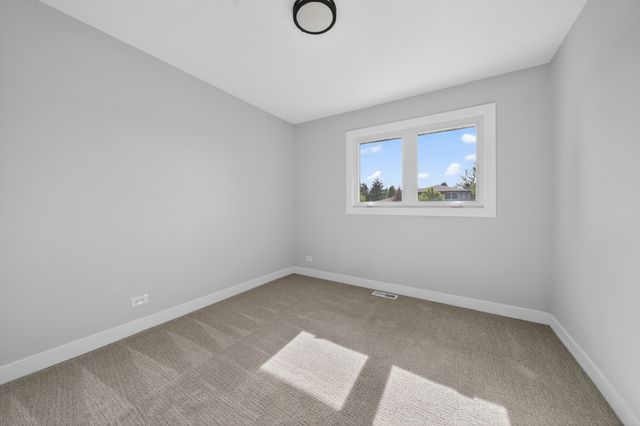 10409 S 82 Avenue, Palos Hills, IL 60465