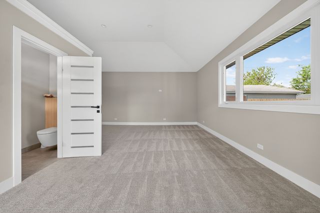 10409 S 82 Avenue, Palos Hills, IL 60465