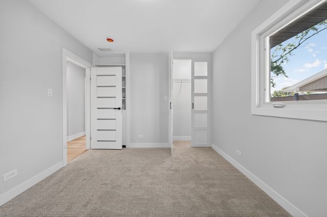 10409 S 82 Avenue, Palos Hills, IL 60465