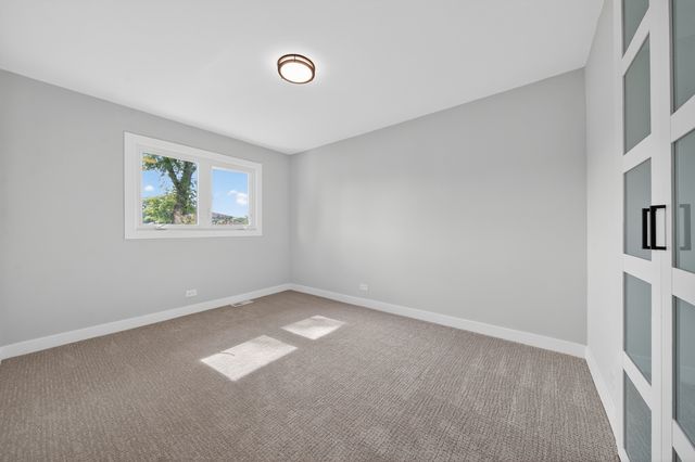10409 S 82 Avenue, Palos Hills, IL 60465