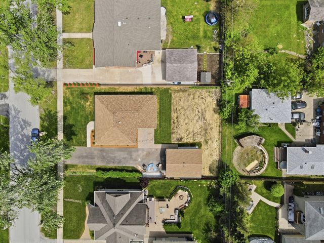 10409 S 82 Avenue, Palos Hills, IL 60465