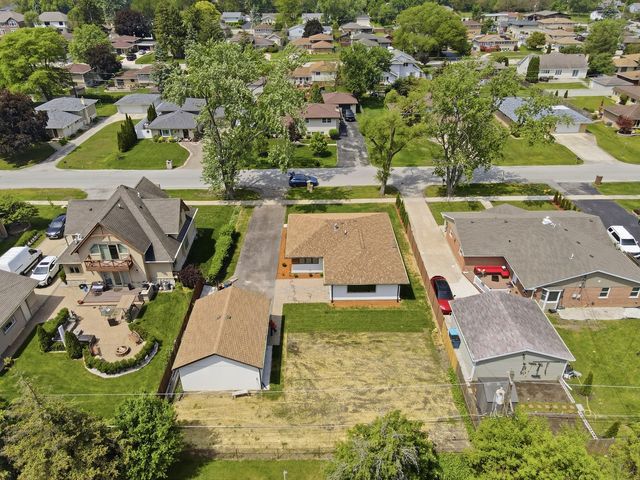 10409 S 82 Avenue, Palos Hills, IL 60465