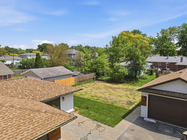 10409 S 82 Avenue, Palos Hills, IL 60465