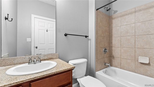 3218 Veterans Memorial 714, Tuscaloosa, AL 35404