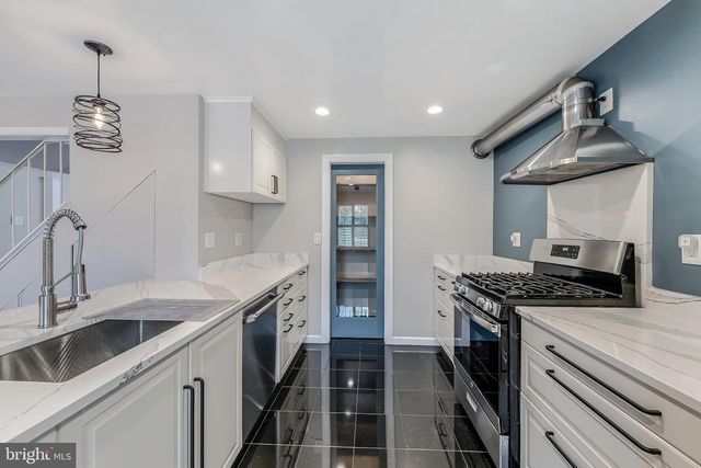 8105 OAKLAKE CT, Alexandria, VA 22309