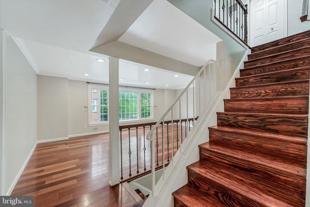 8105 OAKLAKE CT, Alexandria, VA 22309