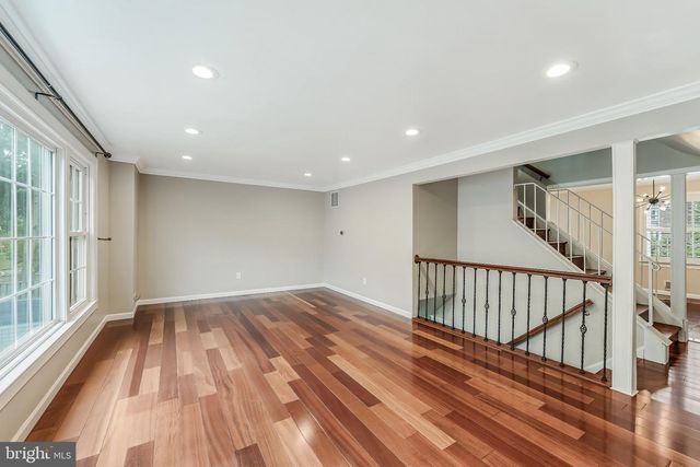 8105 OAKLAKE CT, Alexandria, VA 22309