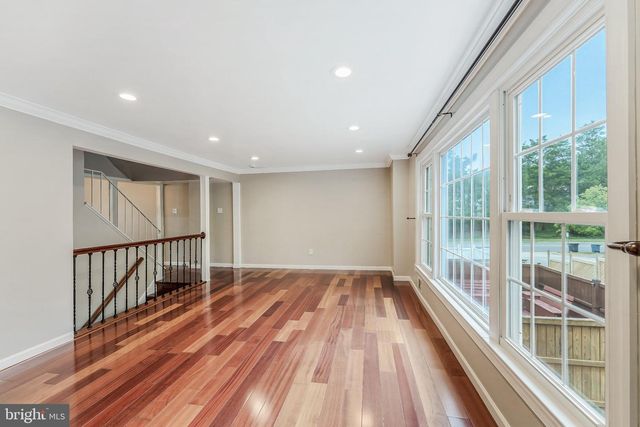 8105 OAKLAKE CT, Alexandria, VA 22309