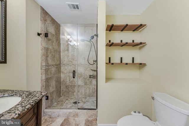 8105 OAKLAKE CT, Alexandria, VA 22309