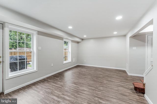 8105 OAKLAKE CT, Alexandria, VA 22309