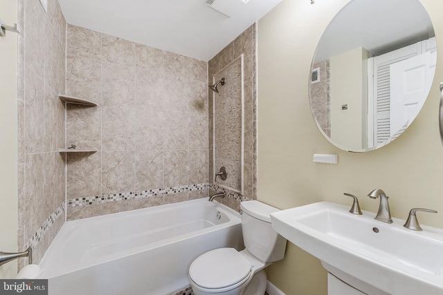 8105 OAKLAKE CT, Alexandria, VA 22309