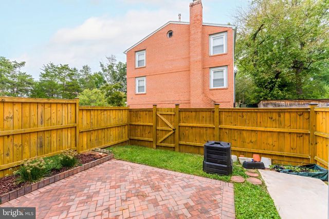 8105 OAKLAKE CT, Alexandria, VA 22309