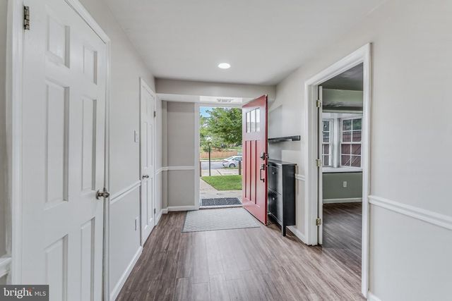 8105 OAKLAKE CT, Alexandria, VA 22309