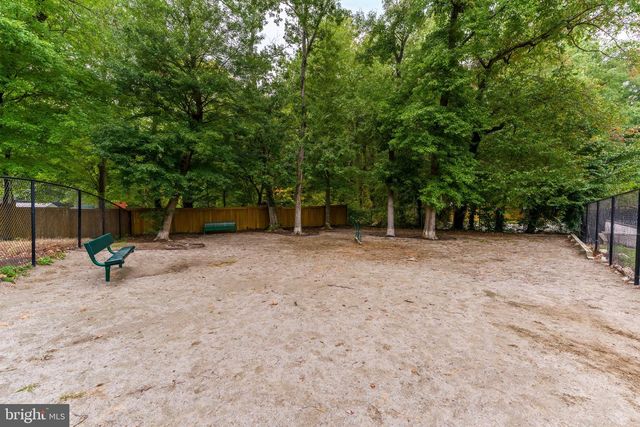 8105 OAKLAKE CT, Alexandria, VA 22309