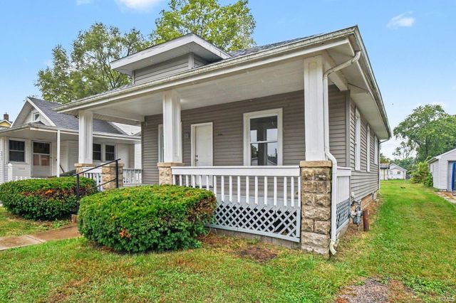 2215 Decamp Avenue, Elkhart, IN 46517