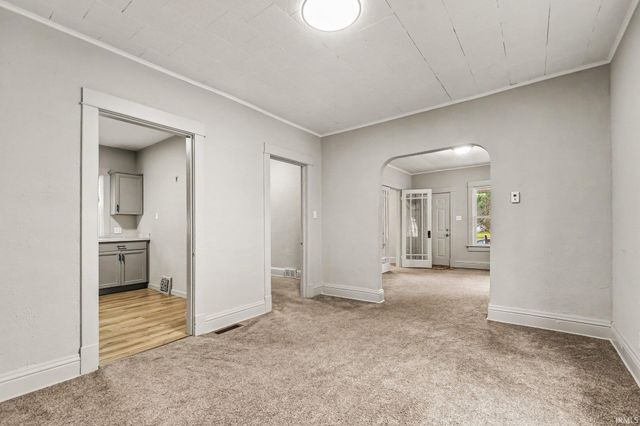 2215 Decamp Avenue, Elkhart, IN 46517