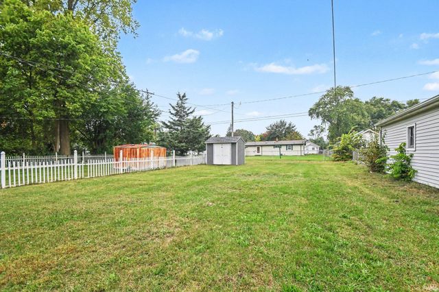 2215 Decamp Avenue, Elkhart, IN 46517