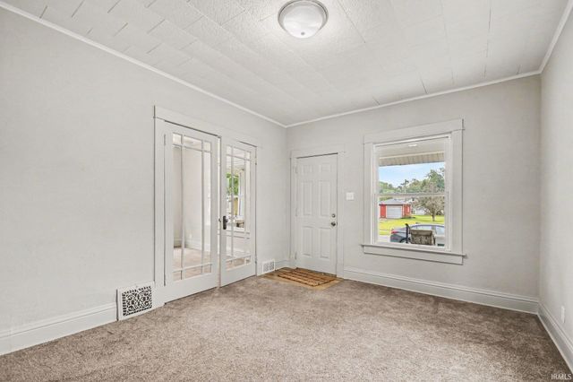 2215 Decamp Avenue, Elkhart, IN 46517
