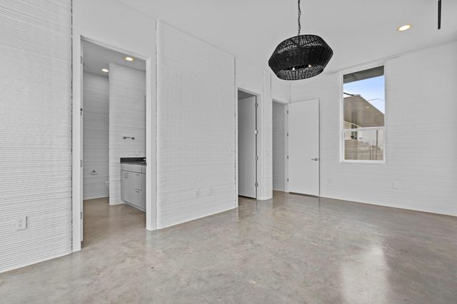 121 Rough Creek RD, Georgetown, TX 78628