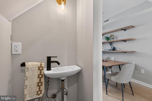 611 18TH ST NE, Washington, DC 20002