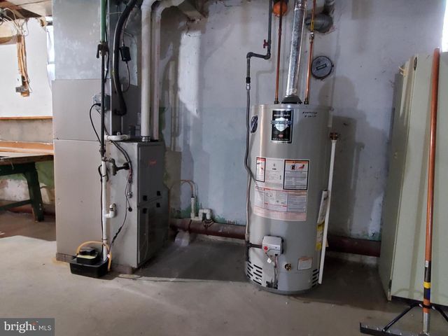 819 NW LONGSTRETH AVE, Jenkintown, PA 19046