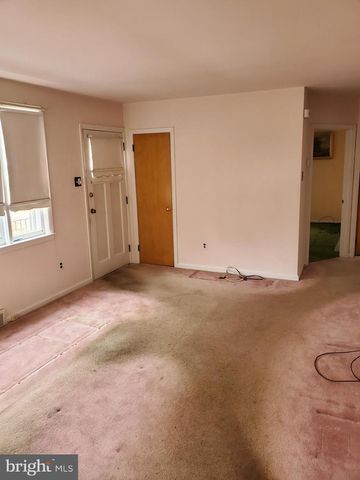 819 NW LONGSTRETH AVE, Jenkintown, PA 19046