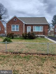 819 NW LONGSTRETH AVE, Jenkintown, PA 19046