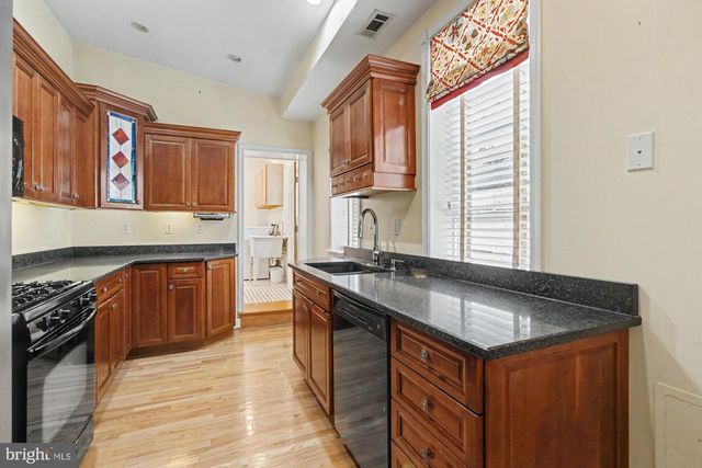 2048 BANK ST, Baltimore, MD 21231