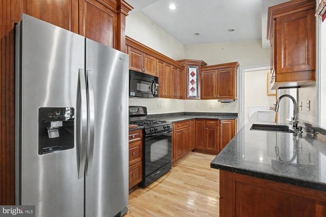 2048 BANK ST, Baltimore, MD 21231