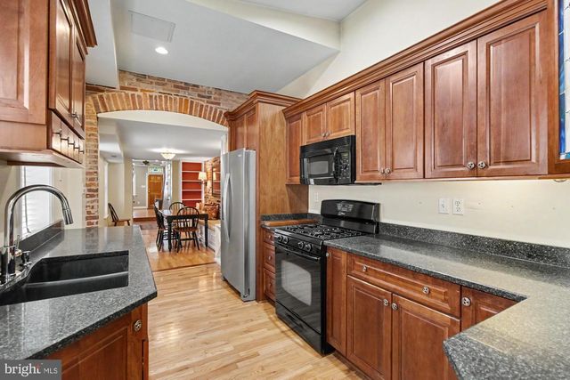 2048 BANK ST, Baltimore, MD 21231