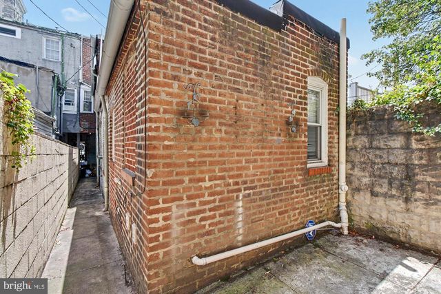2048 BANK ST, Baltimore, MD 21231