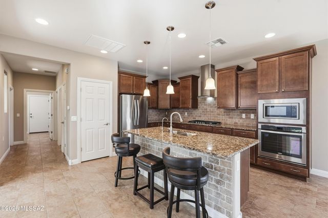 14001 E Voss Street, Vail, AZ 85641