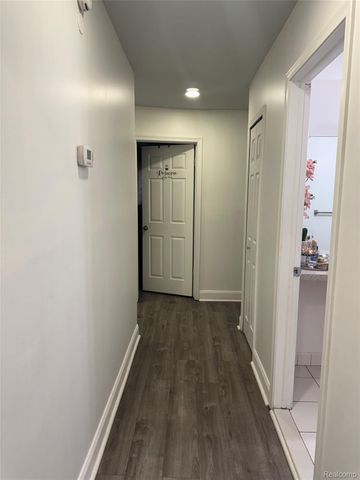 15794 Nader CT Court, Clinton Charter Township, MI 48038