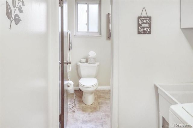 15794 Nader CT Court, Clinton Charter Township, MI 48038