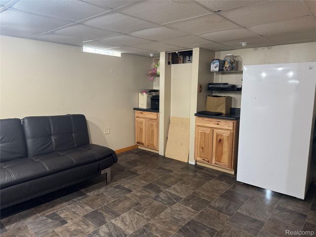 15794 Nader CT Court, Clinton Charter Township, MI 48038