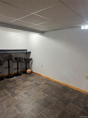 15794 Nader CT Court, Clinton Charter Township, MI 48038