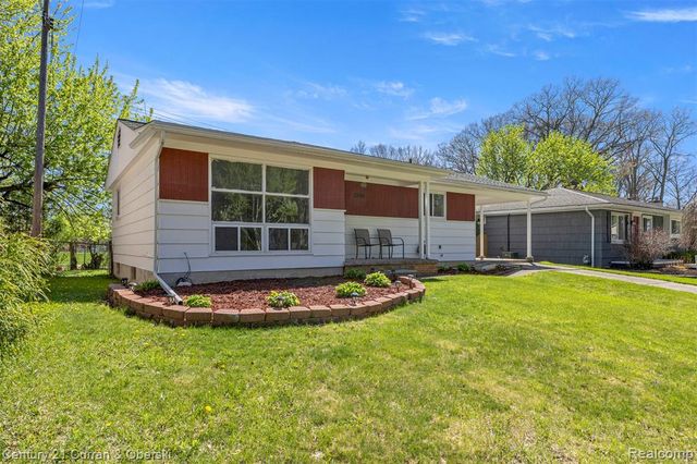 2269 S Circle Drive, Ann Arbor, MI 48103
