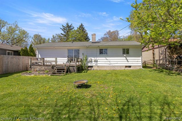 2269 S Circle Drive, Ann Arbor, MI 48103