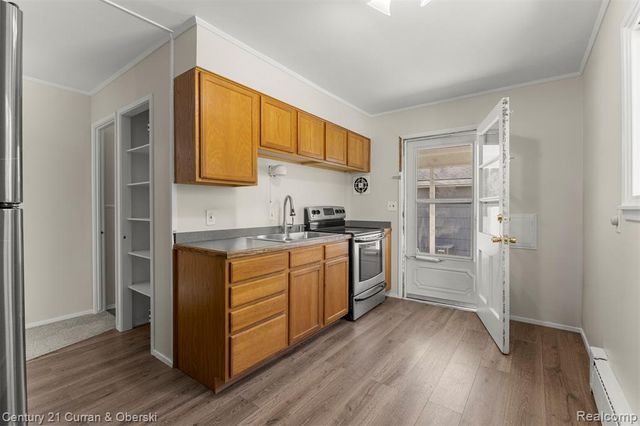 2269 S Circle Drive, Ann Arbor, MI 48103