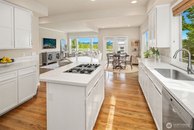 11919 89th Place NE, Kirkland, WA 98034