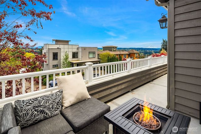 11919 89th Place NE, Kirkland, WA 98034